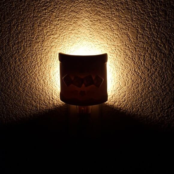 🔴3/$20 Russ Brand Ceramic Hand Painted Baby Nightlight - Picture 6 of 7